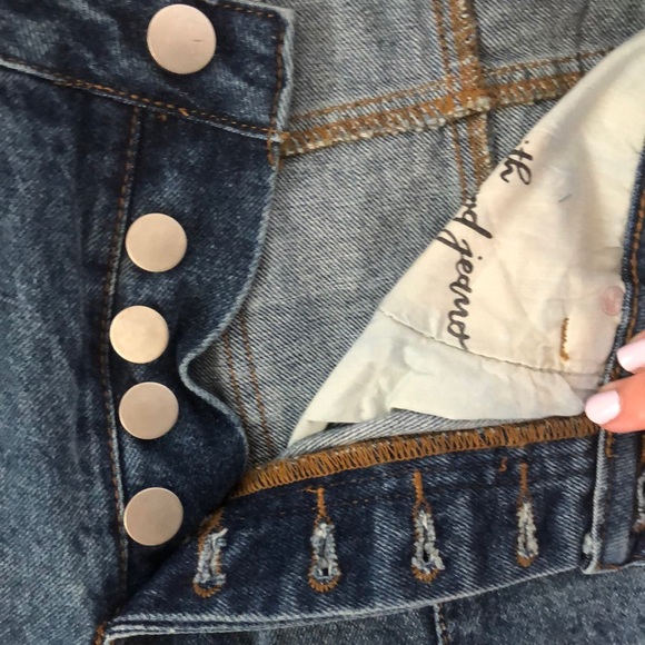 Distressed Mom/Straight Jeans - Picture 5 of 6